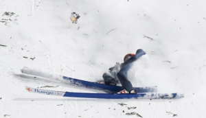 zdjęcie przedstawia Niemca Davida Siegela podczas konkursu drużynowego w skokach narciarskich - Zakopane 2019